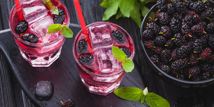 Karadut Nedir? Faydaları Ve Zararları Nelerdir?