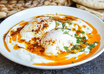 Çılbır (Yoğurtlu Yumurta) Tarifi Nasıl Yapılır?