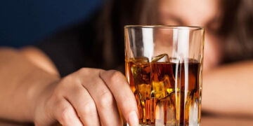 Alkol Tüketiminin Bağırsak Mikrobiyotasına Etkileri Nelerdir? Alkolün Zararları Nasıl Azaltılabilir?