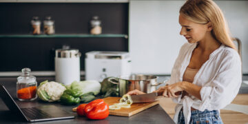 Ortoreksiya Nervoza (Sağlıklı Beslenme Takıntısı) Nedir? Zararları Nelerdir?